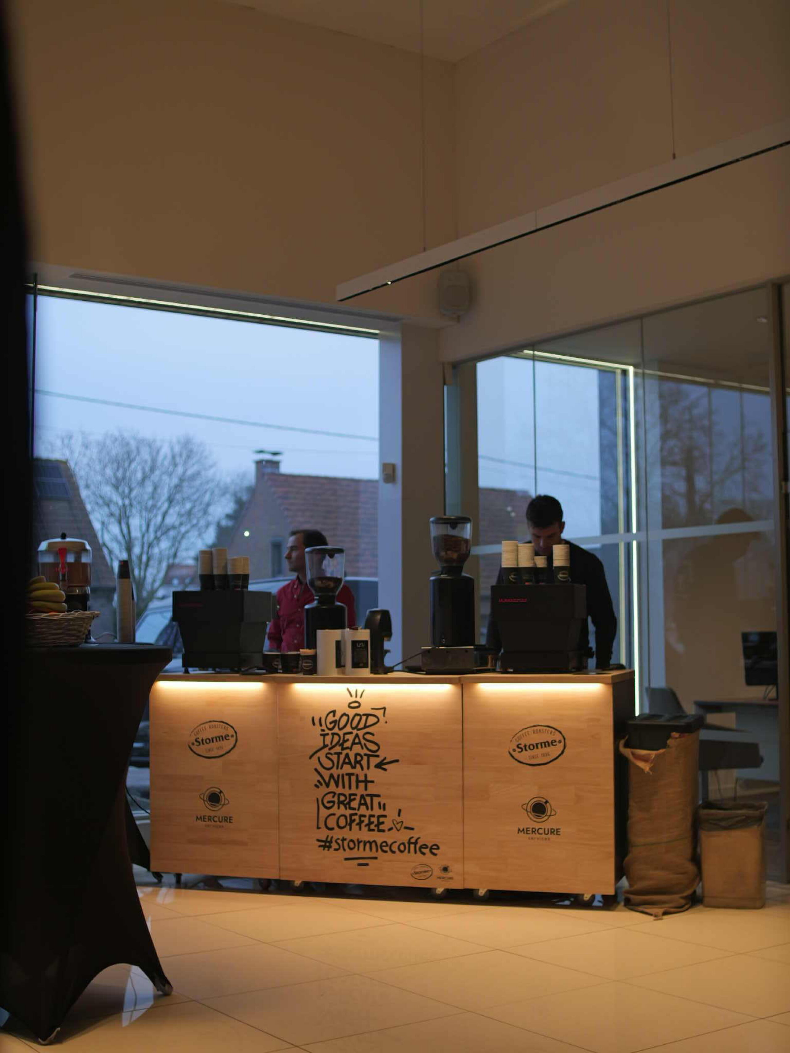 Def & Breakfast 2026 JLR Tournai