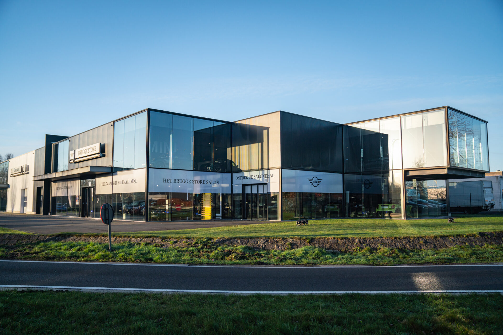 Showroom MINI Brugge Store